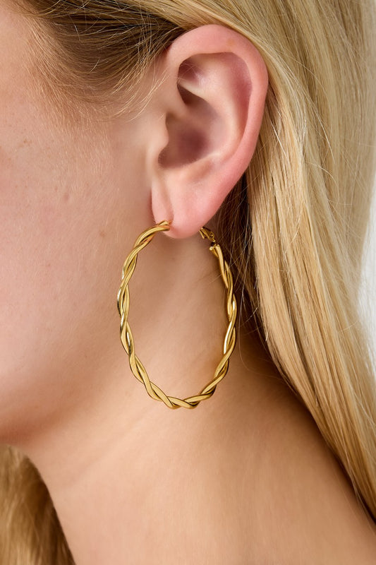 Twisted hoops L