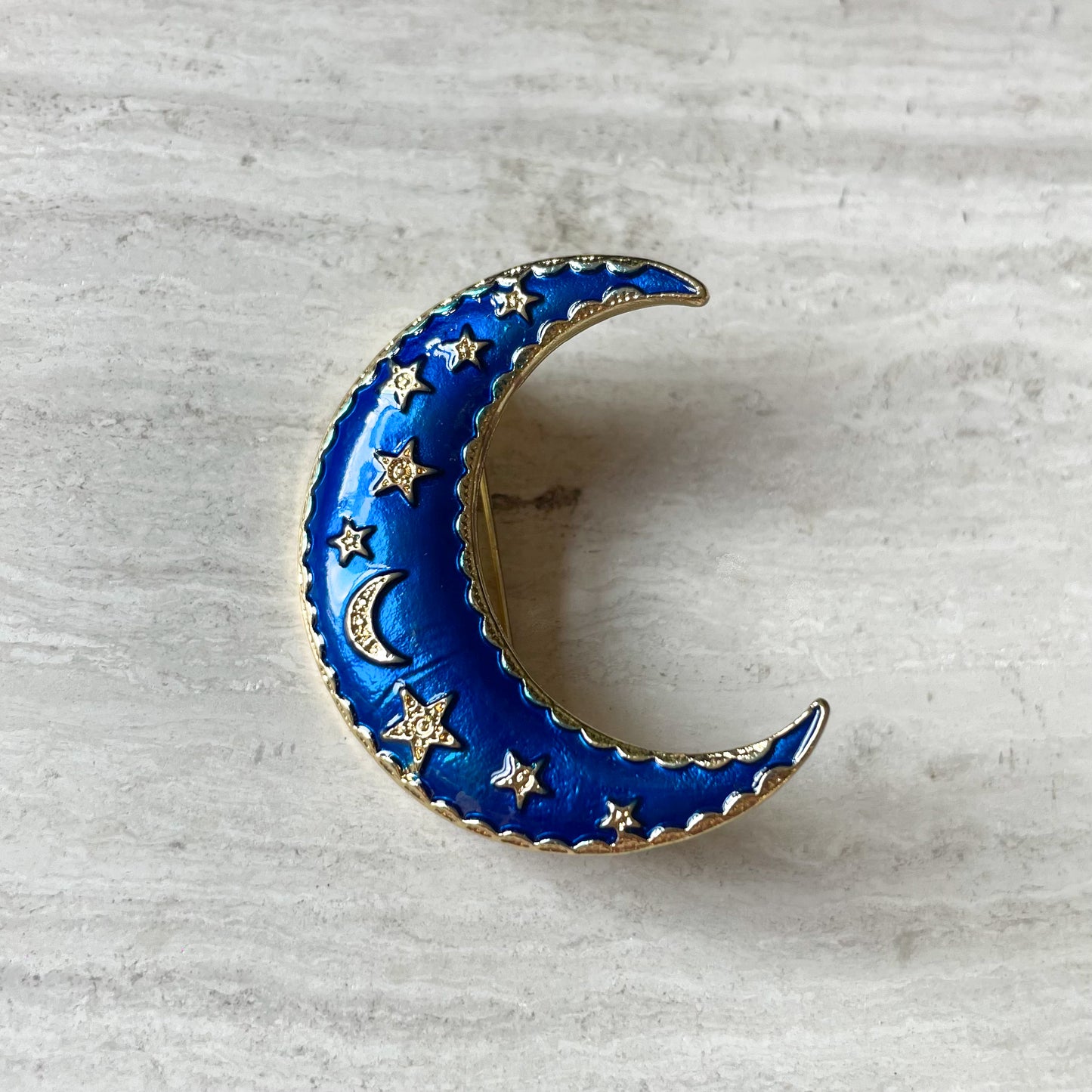 Maan broche