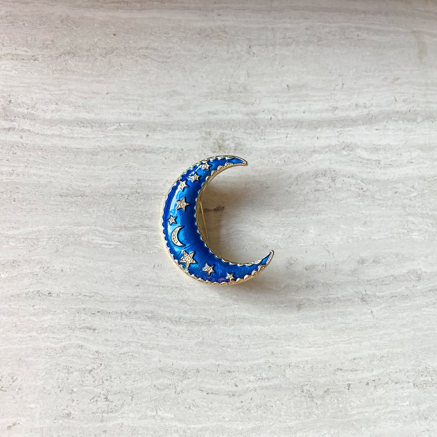Maan broche