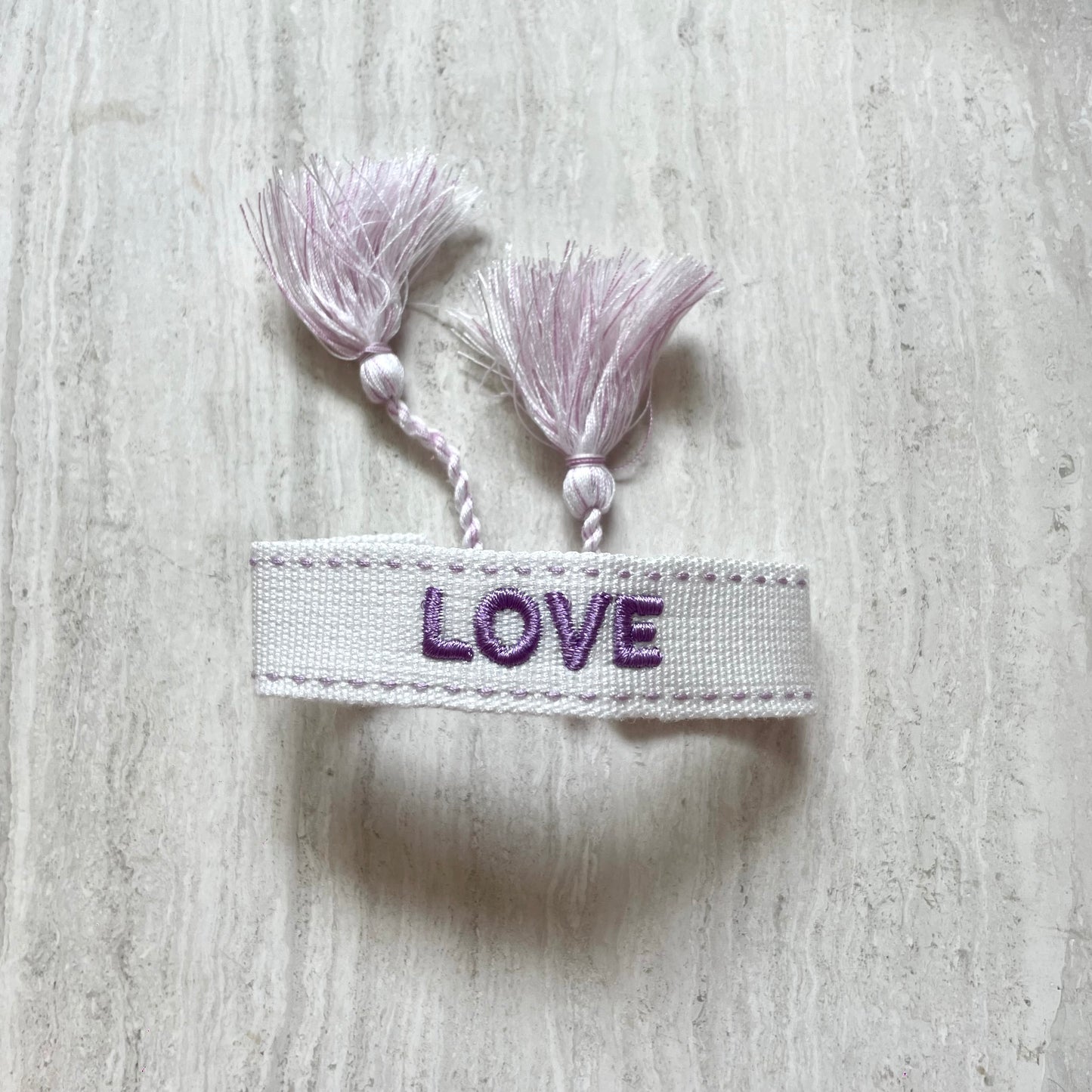 Stoffen armbandje ★ love lila