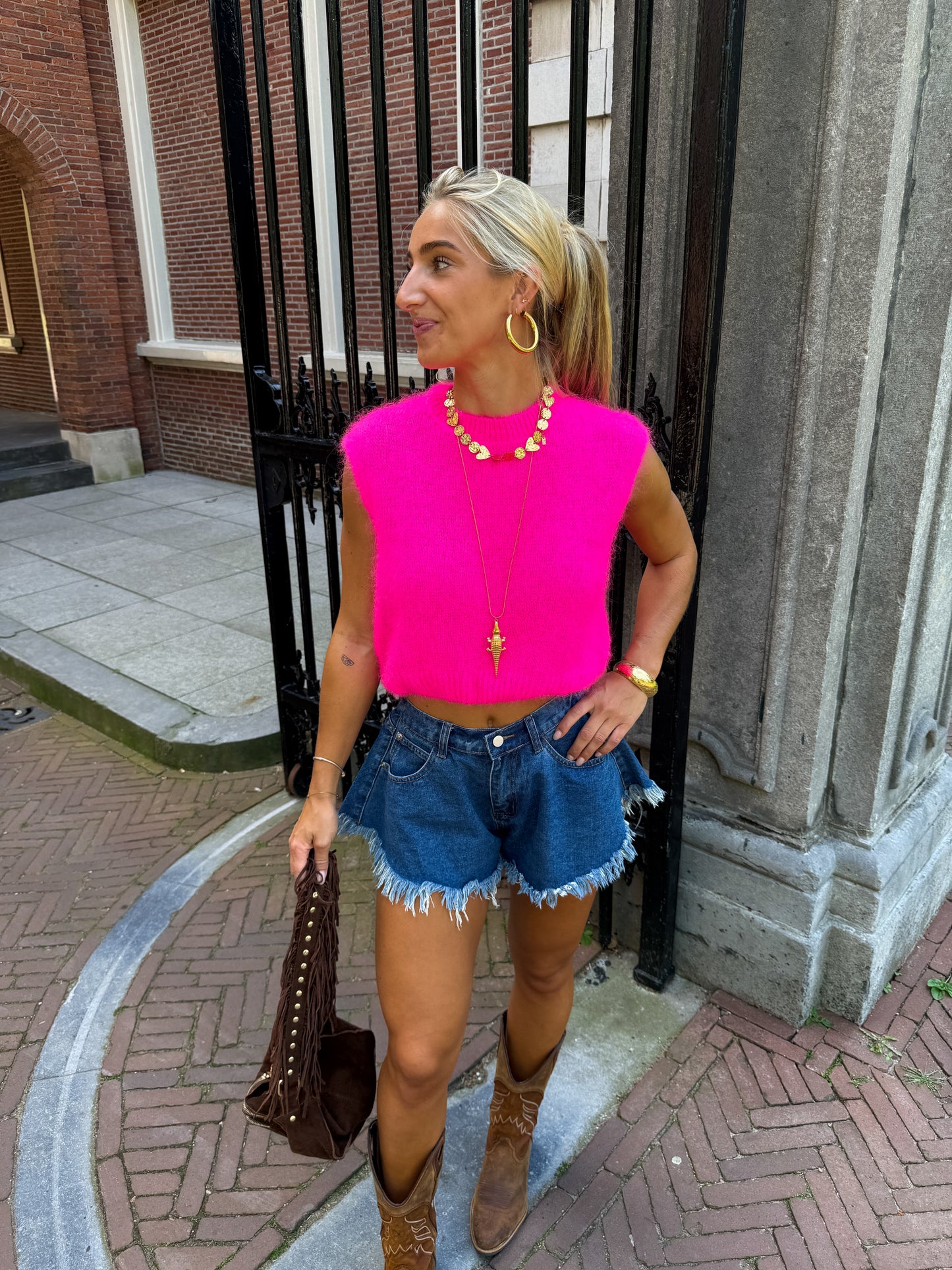 Rosie knit gilet ★ fuchsia