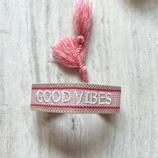 Stoffen armbandje ★ good vibes licht roze